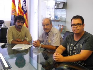 Pablo Valdés, José Riera i Raúl Díaz, durant la signatura del conveni.