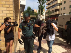 Los detenidos esta tarde a su entrada en los Juzgados.