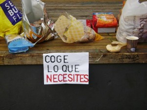 Varios de los alimentos que se repartieron a lo largo del desayuno solidario.