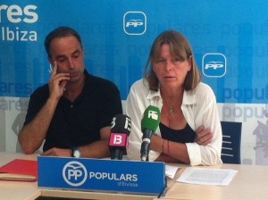 Álex Minchiotti y Virginia Marí, en rueda de prensa. 