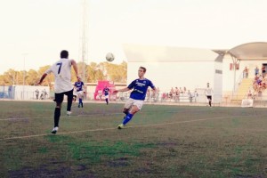 Una acción del partido entre el San Rafael y la Peña Deportiva. Foto: CF San Rafael