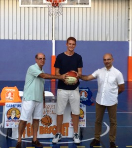 Javier Medori, durante la presentación del campus, junto a Alberto Vide y Juan Luis Cerdà.