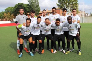 Primer once inicial de la Peña Deportiva en el partido ante el Son Cladera. Foto: Fútbol Balear