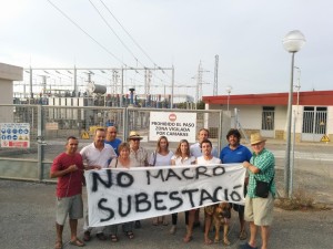 Amics de la Terra se reunió ayer con representantes de las asociaciones de vecinos.