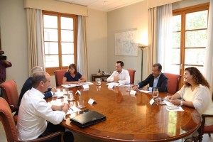 Imagen de la reunión celebrada esta mañana con todas las partes implicadas. 