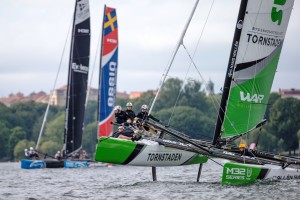 Dos catamaranes durante una regata de la M32 Mediterranean Series.