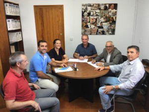 Moment de la firma dels dos convenis entre el Consell de Formentera i la Fundació Baleària.