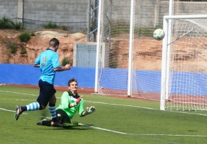 Brian, en una acción de ataque de su equipo en un partido de Liga. Foto: C. V.