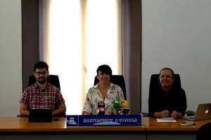 Juan José Hinojo, Elena López y Pep Tur, durante la rueda de prensa.