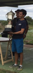 Jacobo Domínguez, con la Copa de ganador de la competición autonómica