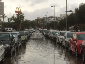 Una calle de ses Figueretes, anegada tras la tormenta