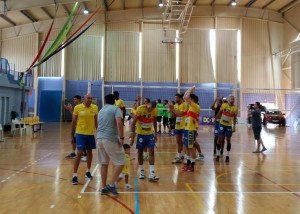 Los jugadores del Ushuaïa celebran la victoria ante Río Duero Soria en es Viver