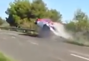 Captura de pantalla del vídeo en el que se ve el accidente