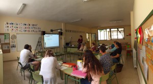 Imagen de la charla impartida por la enfermera de la Unidad Básica de Sant Miquel, Carmen Cuadra.