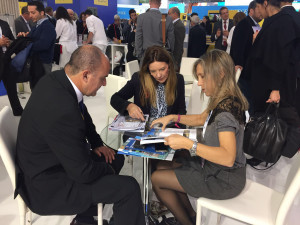 Vicent Marí y Carmen Ferrer en la World Travel Market de Londres.