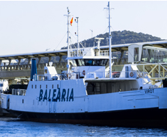 Imagen del barco 'Virot' que quedó a la deriva frente a Formentera. Foto: Baleària.com