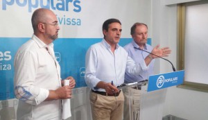 Vicent Roig, José Vicente Marí Bosó y Mariano Juan, en rueda de prensa.