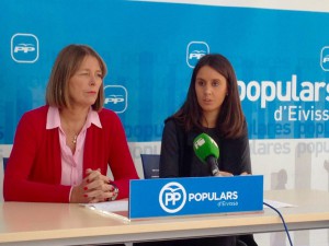 Virginia Marí y María Fajarnés, en rueda de prensa.