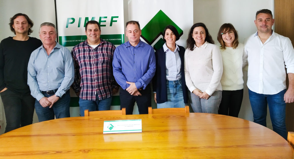 José Mayans (Presidente de PIMEF) Joan Mayans (Vicepresidente de PIMEF)
Vicente Roselló (Tesorero de PIMEF) María Ángels Marí (Secretaria General de PIMEEF) y
Lidia Álvarez (Gerente de PIMEF) José Ferrer (vocal de PIMEF) Eva Castillo (vocal de
PIMEF) Jordi Marí (vocal de PIMEF)